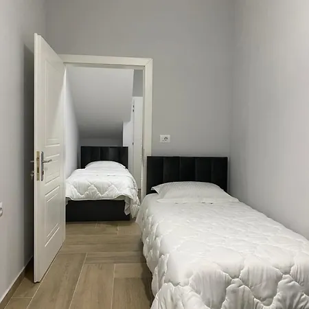 Eagle's Nest Apartamento Shkodër