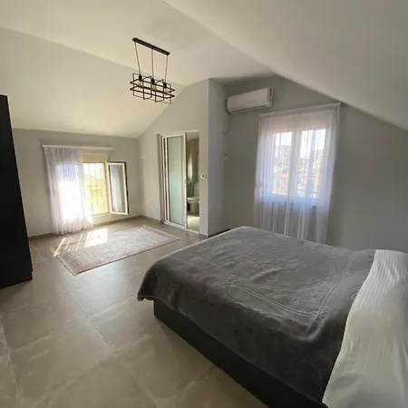 Eagle's Nest Apartment