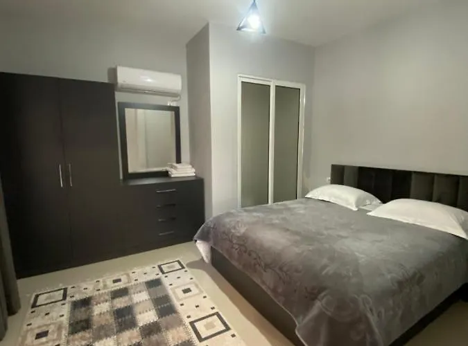 Eagle's Nest 公寓 *